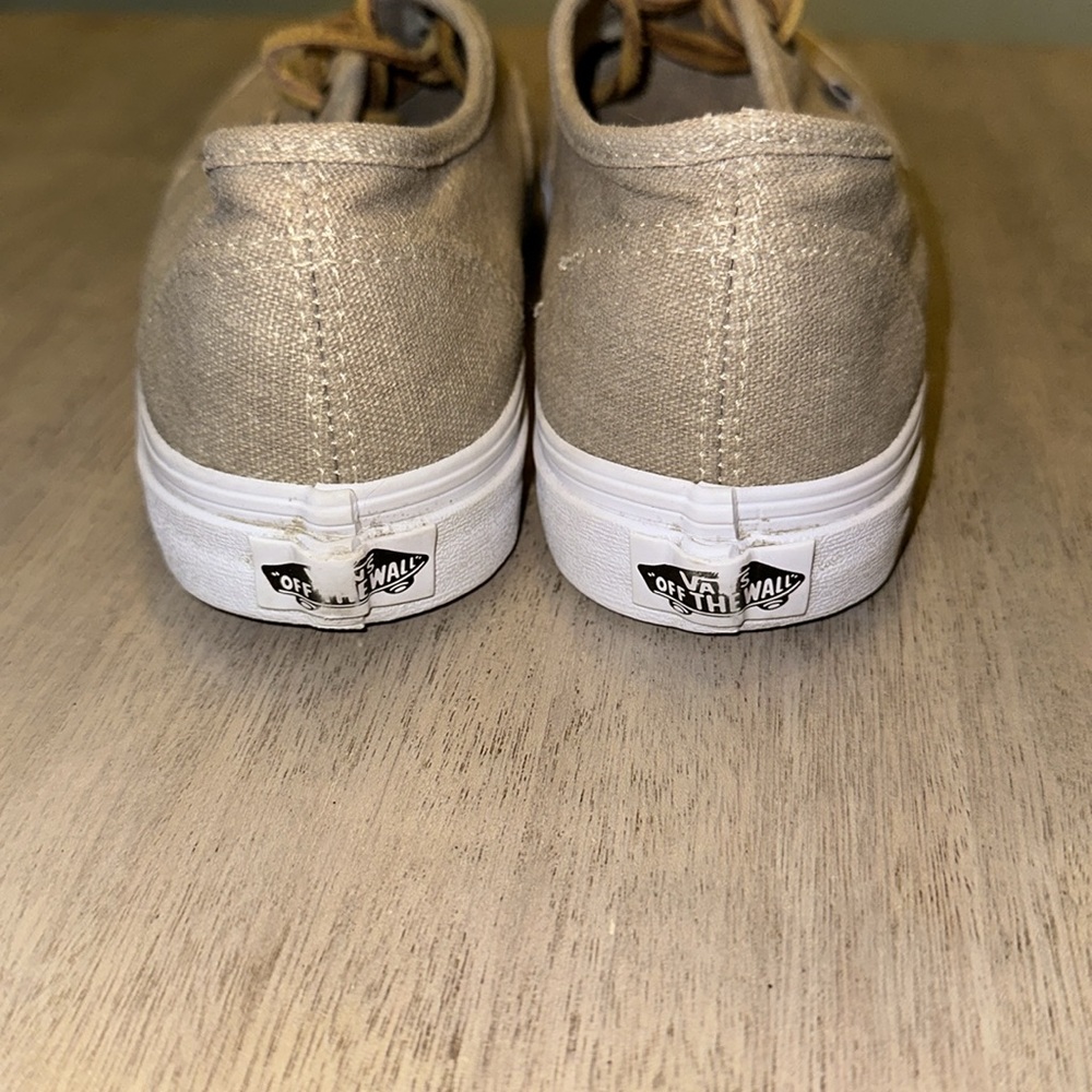 Vans - Picture 3 of 4